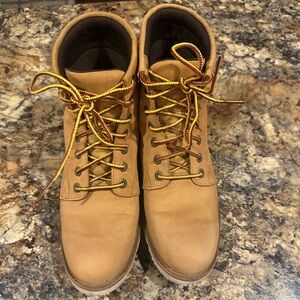 Timberland Women’s size 7.5 boots